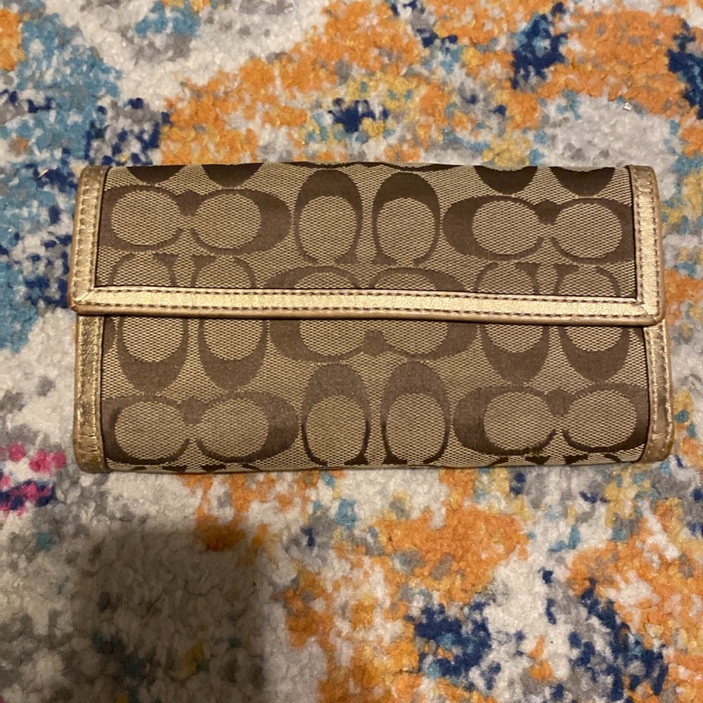 Coach Signature Turnlock Slim Envelope Wallet - Picture 3 of 9